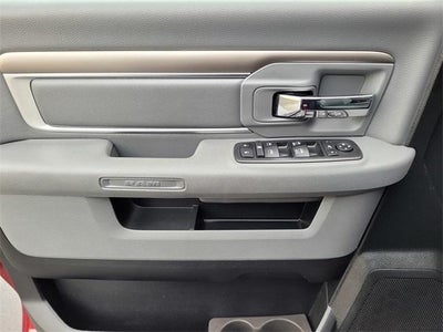 2017 RAM 1500 Big Horn Crew Cab 4x4 5'7" Box