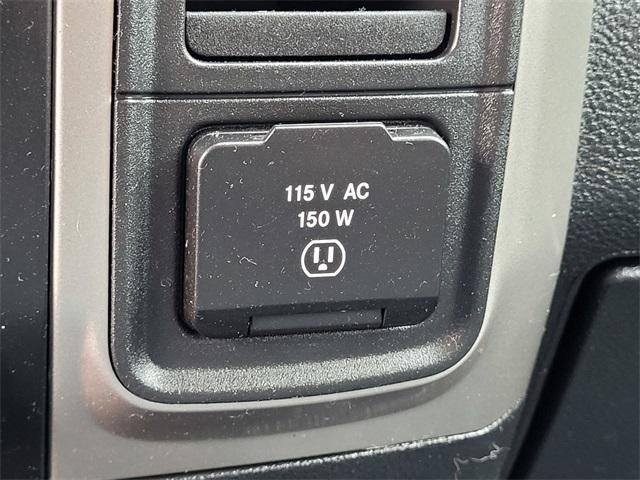 2019 RAM 1500 Classic SLT Crew Cab 4x4 5'7" Box