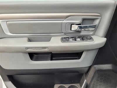 2019 RAM 1500 Classic SLT Crew Cab 4x4 5'7" Box