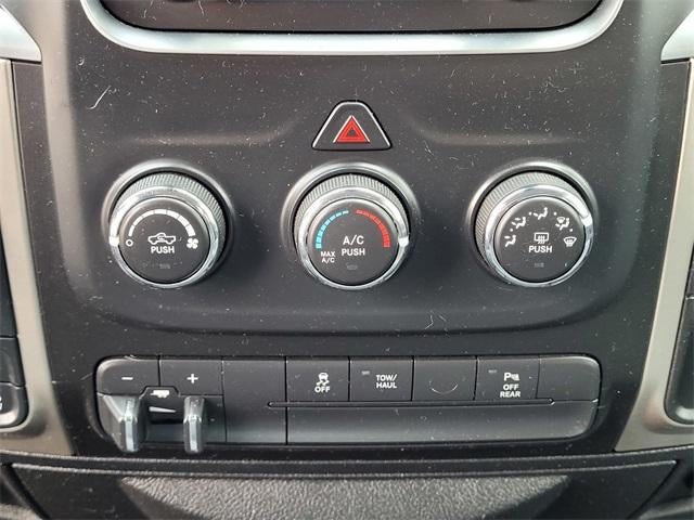 2019 RAM 1500 Classic SLT Crew Cab 4x4 5'7" Box