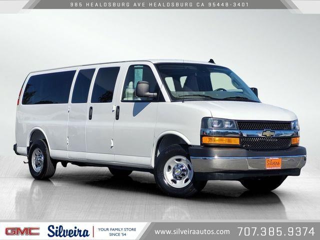 2025 Chevrolet Express Passenger 1LT