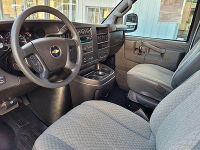 2025 Chevrolet Express Passenger 1LT