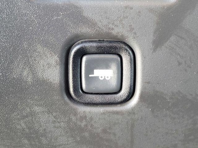 2025 Chevrolet Express Passenger 1LT