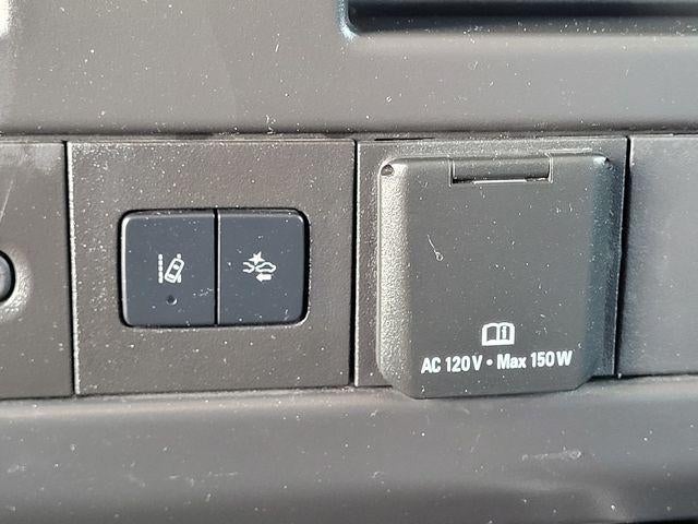 2025 Chevrolet Express Passenger 1LT