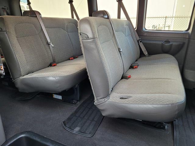 2025 Chevrolet Express Passenger 1LT