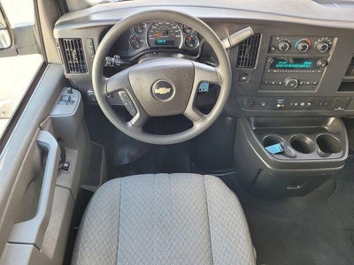 2025 Chevrolet Express Passenger 1LT