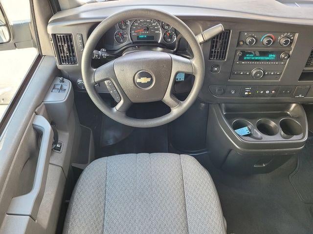 2025 Chevrolet Express Passenger 1LT