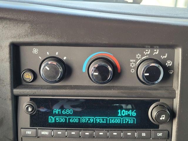 2025 Chevrolet Express Passenger 1LT