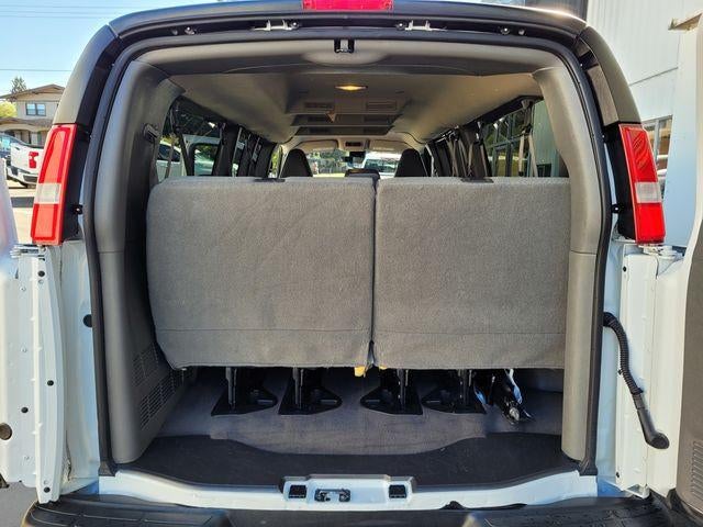 2025 Chevrolet Express Passenger 1LT