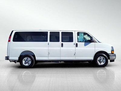 2025 Chevrolet Express Passenger 1LT
