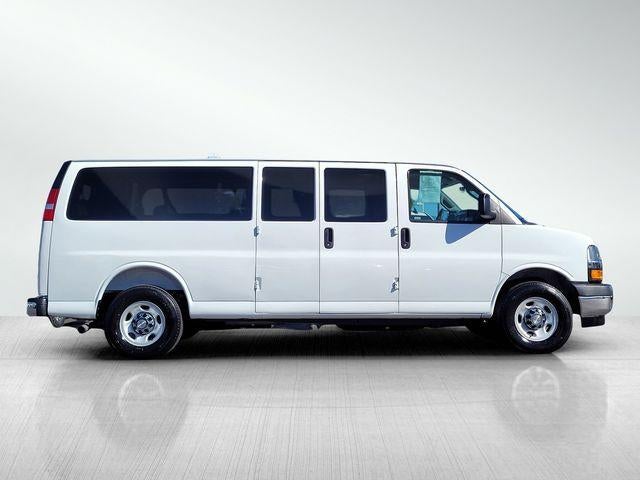 2025 Chevrolet Express Passenger 1LT