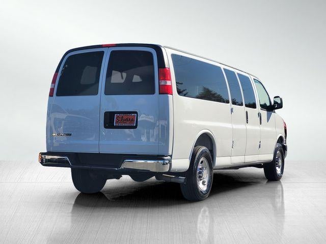 2025 Chevrolet Express Passenger 1LT