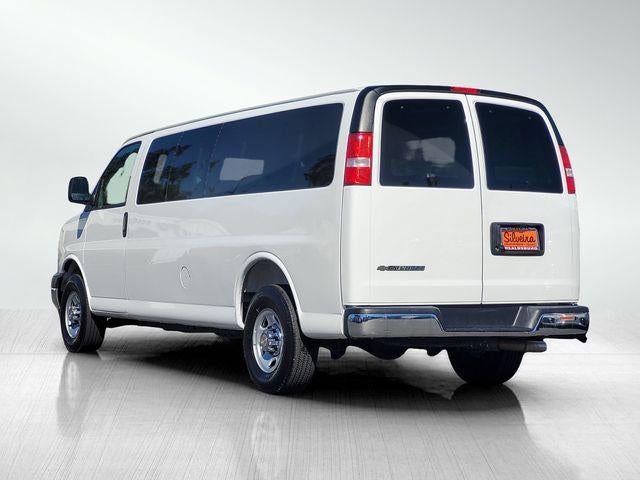 2025 Chevrolet Express Passenger 1LT