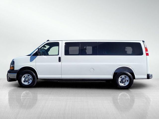 2025 Chevrolet Express Passenger 1LT