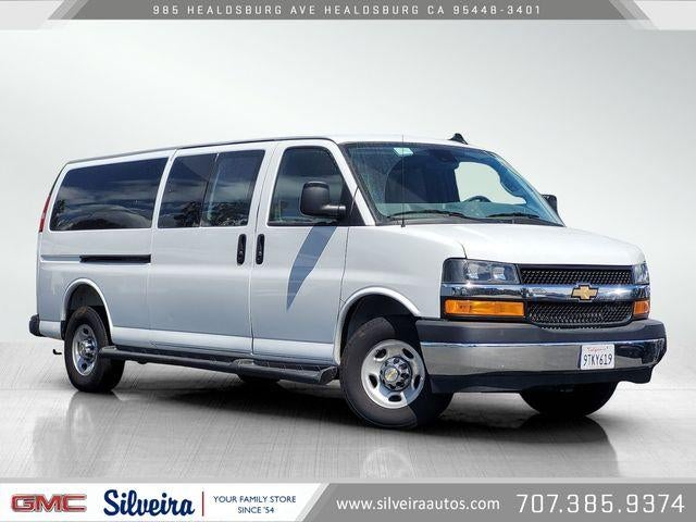 2025 Chevrolet Express Passenger 1LT
