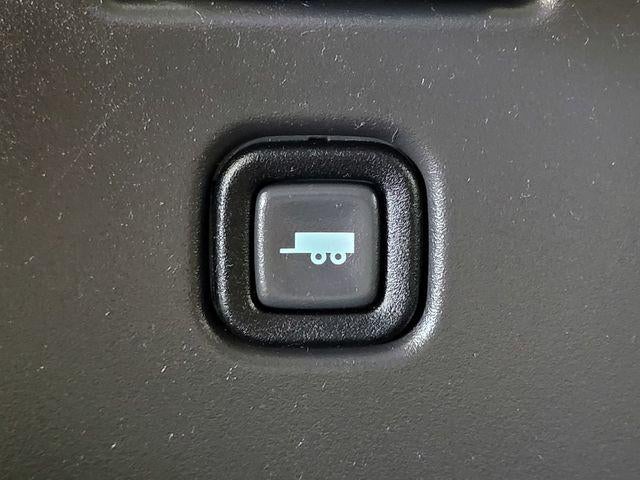 2025 Chevrolet Express Passenger 1LT