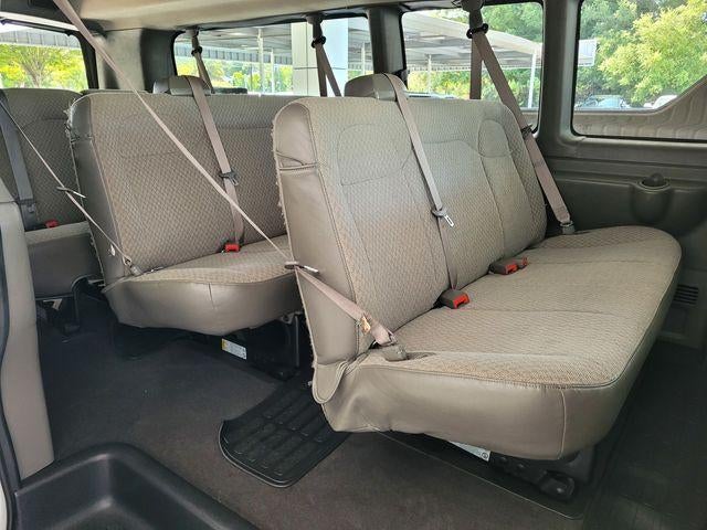 2025 Chevrolet Express Passenger 1LT