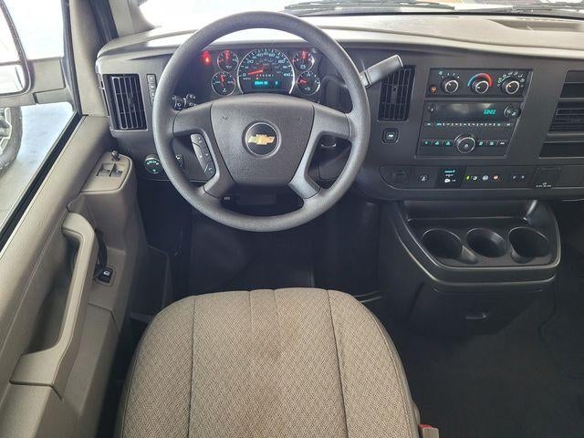 2025 Chevrolet Express Passenger 1LT