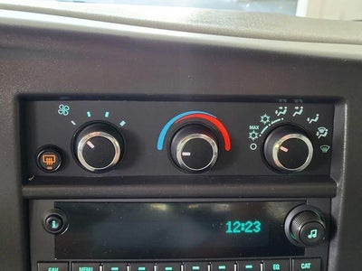 2025 Chevrolet Express Passenger 1LT