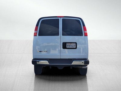 2025 Chevrolet Express Passenger 1LT