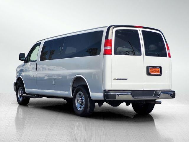 2025 Chevrolet Express Passenger 1LT