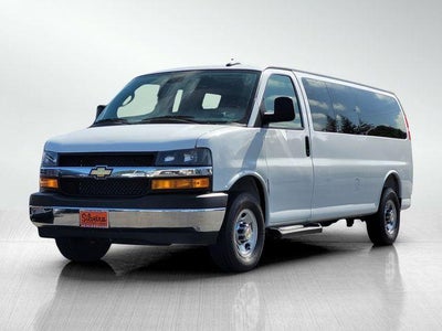 2025 Chevrolet Express Passenger 1LT