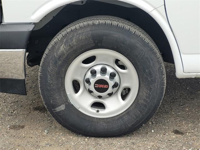 2024 GMC Savana Cutaway 3500 Base