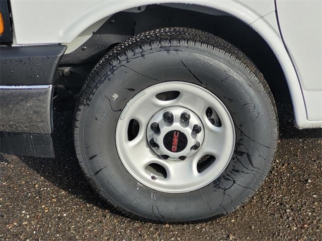 2024 GMC Savana Cutaway 3500 Base