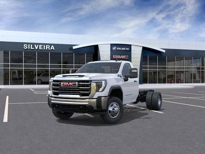 2026 GMC Sierra 3500 HD Chassis Cab Pro