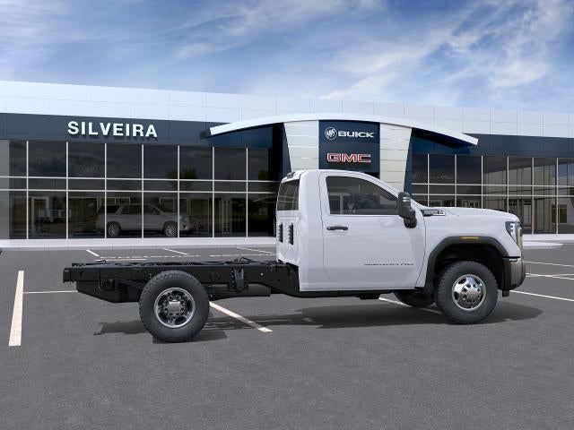 2026 GMC Sierra 3500 HD Chassis Cab Pro