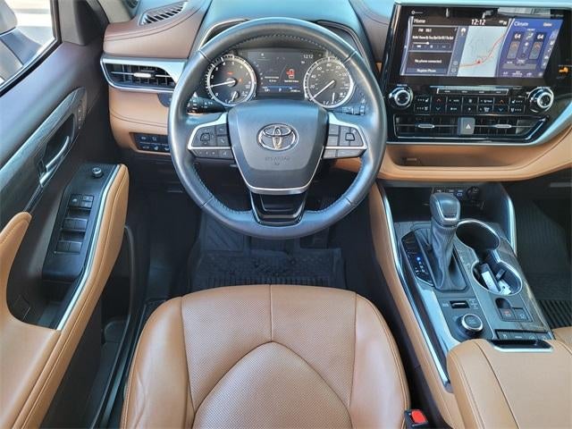 2022 Toyota Highlander Platinum