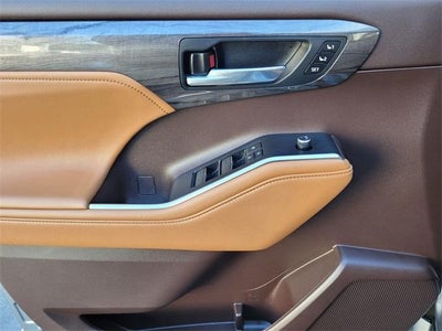 2022 Toyota Highlander Platinum