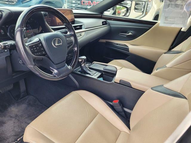 2019 Lexus ES 300h 