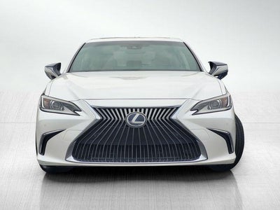 2019 Lexus ES 300h 