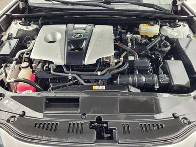 2019 Lexus ES 300h 