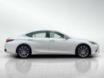 2019 Lexus ES 300h 