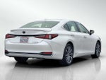 2019 Lexus ES 300h 