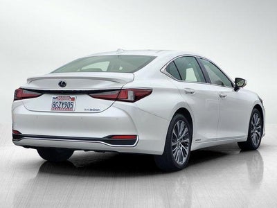 2019 Lexus ES 300h 