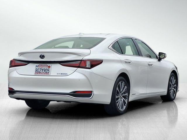 2019 Lexus ES 300h 