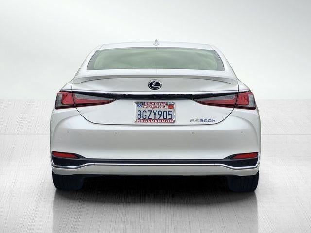 2019 Lexus ES 300h 