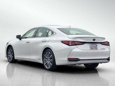 2019 Lexus ES 300h 