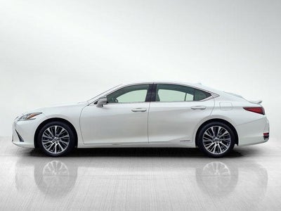 2019 Lexus ES 300h 