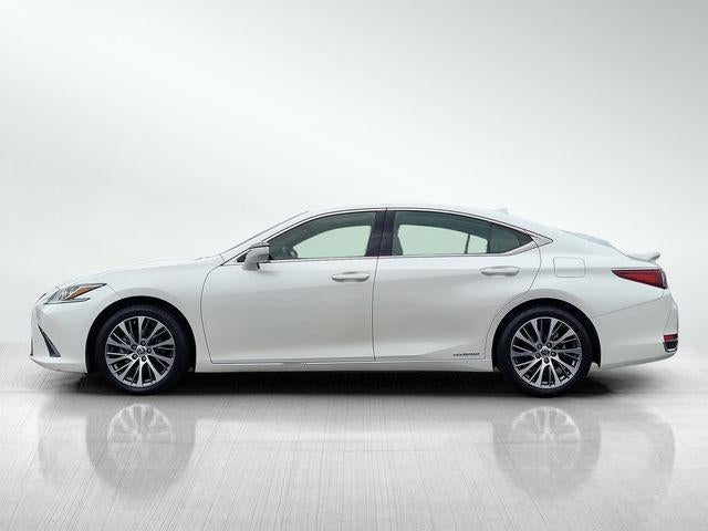 2019 Lexus ES 300h 