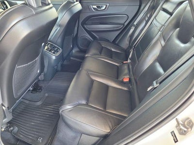 2022 Volvo XC60 B6 Inscription