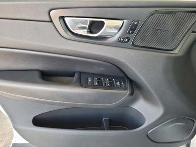 2022 Volvo XC60 B6 Inscription